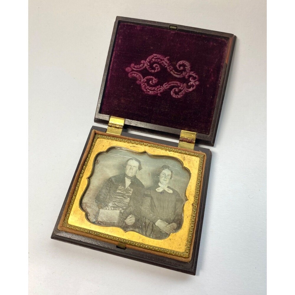 Union Case Daguerreotype Married Couple Farm Country Life Gutta Percha